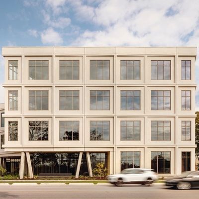 Prefab Commercial Steel Structure Office Building Windproof Wide Span ISO9001